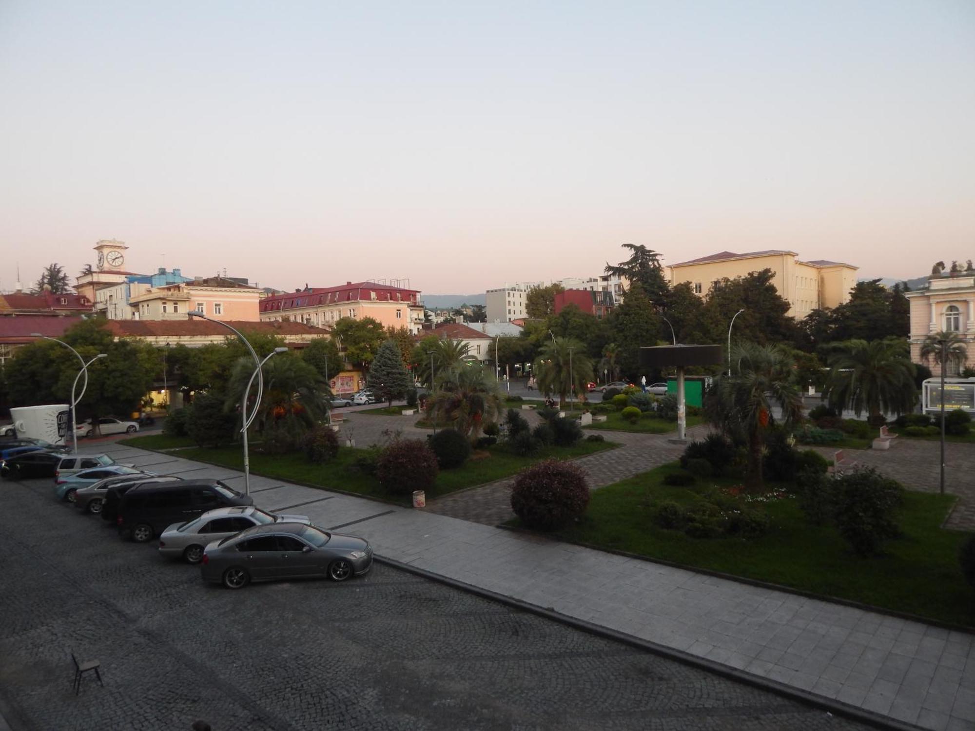 Melini Boutique Hotel Batoemi Buitenkant foto
