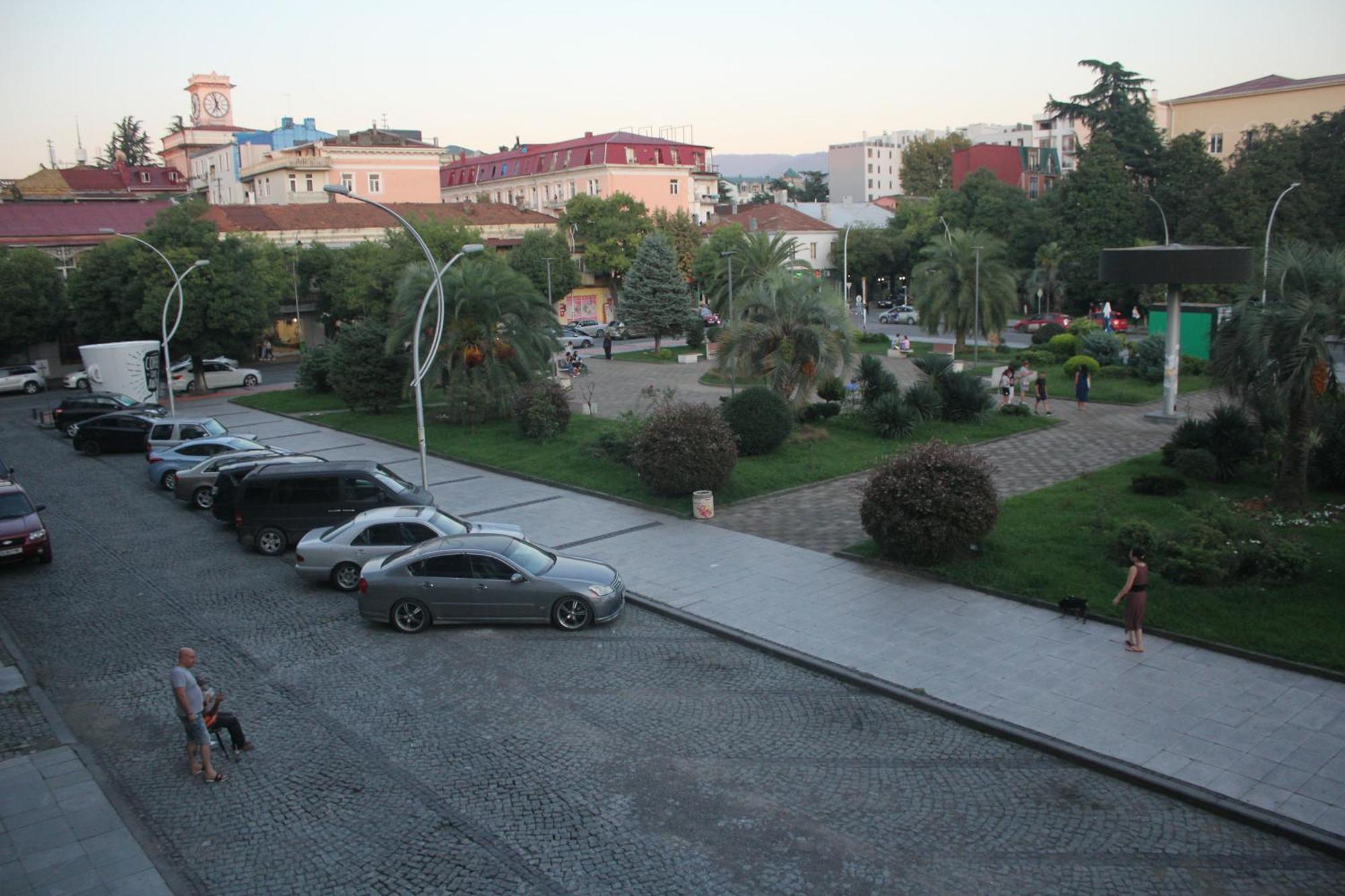 Melini Boutique Hotel Batoemi Buitenkant foto
