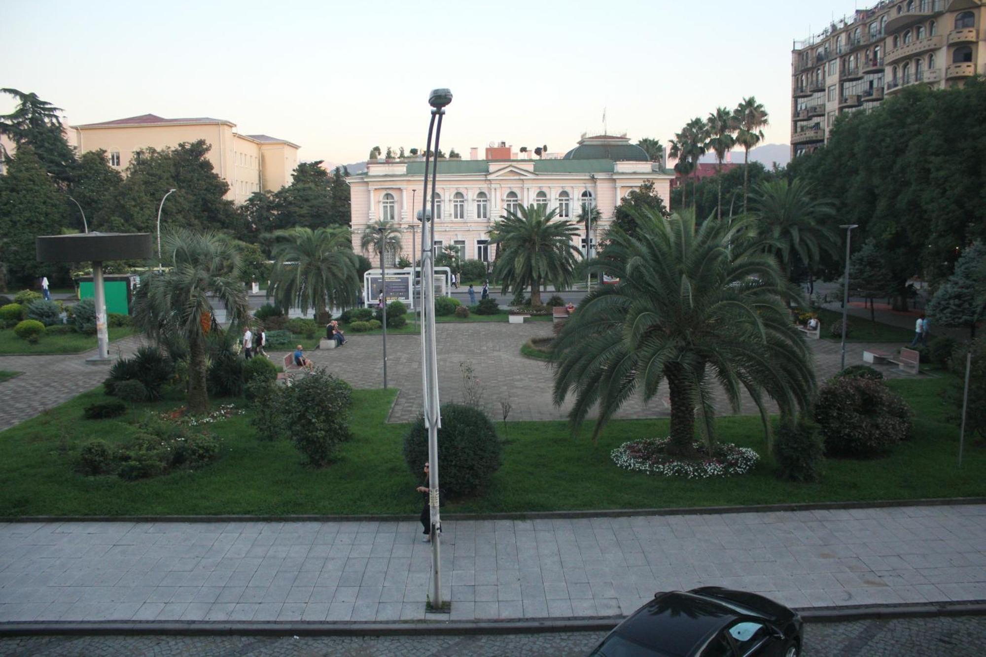 Melini Boutique Hotel Batoemi Buitenkant foto