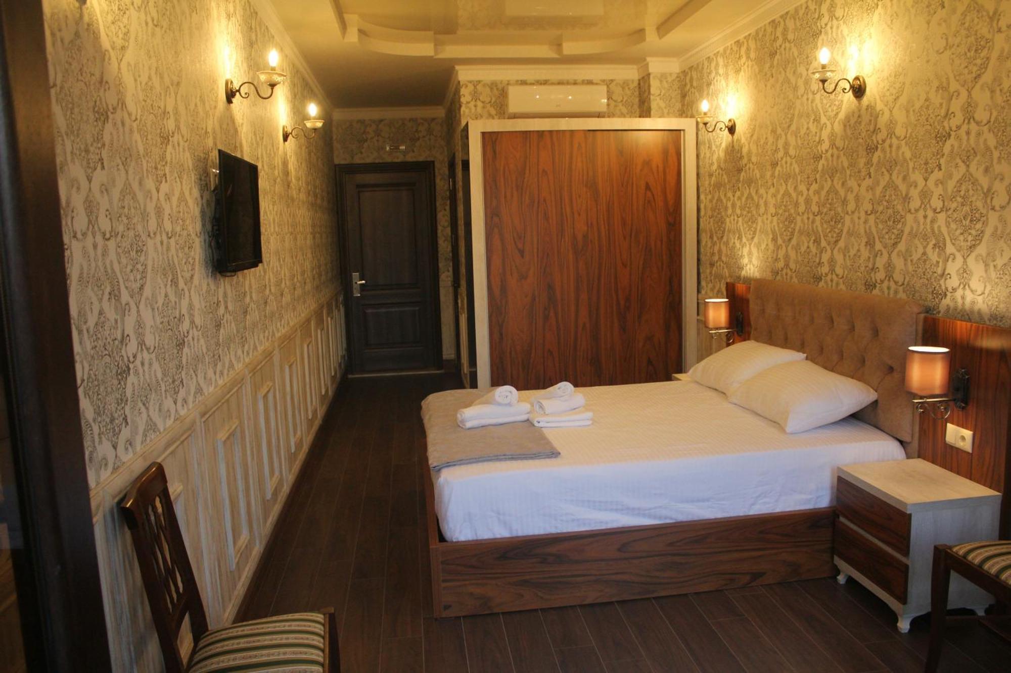 Melini Boutique Hotel Batoemi Buitenkant foto