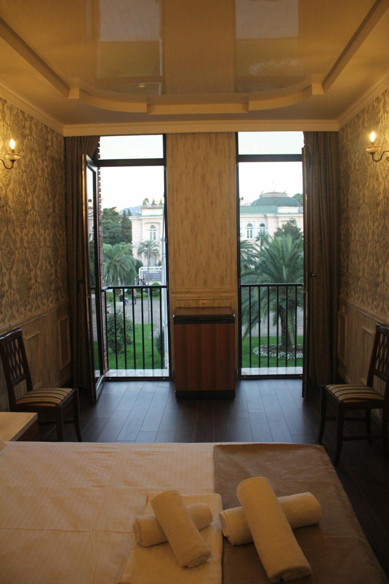 Melini Boutique Hotel Batoemi Buitenkant foto